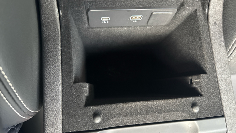 Jaguar F-Pace 2.0 P400e R-Dynamic SE 5dr Auto AWD Estate